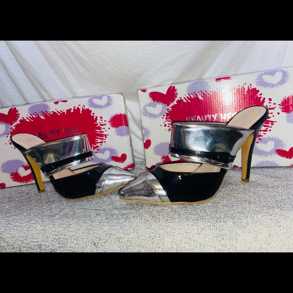Vintage “Disco Fever” Black and Silver size 8.5 Mule Heels - Picture 3 of 6
